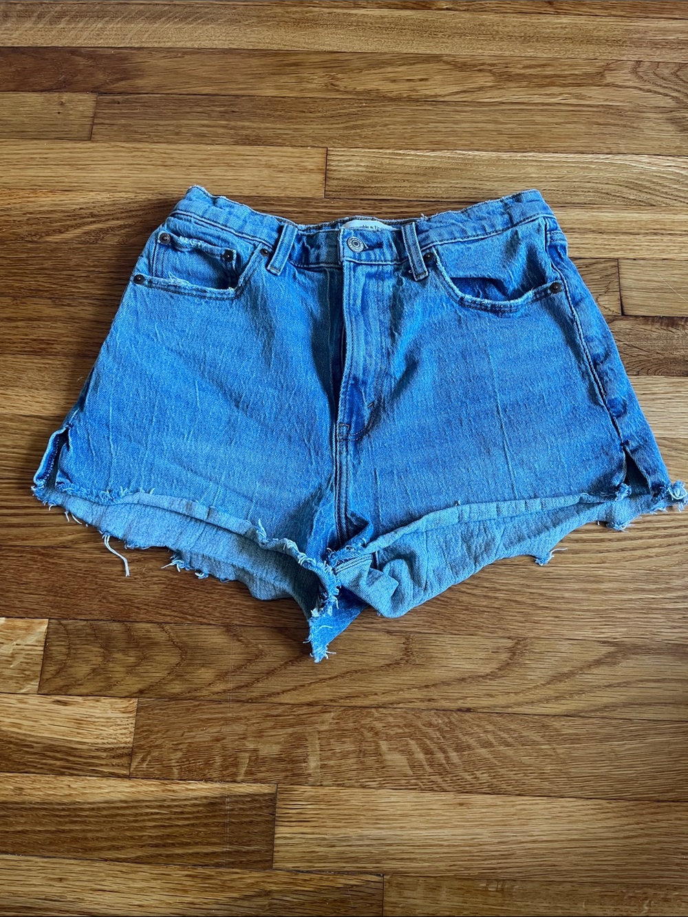 Abercrombie & Fitch The Mom Short High Rise Curve Love